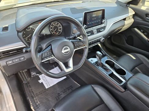 Used 2024 Nissan Altima 2.5 SR image 10
