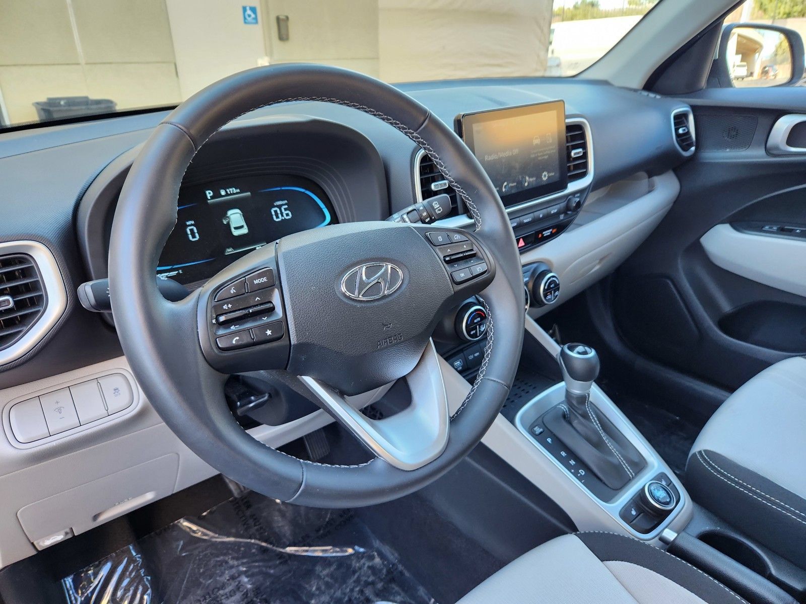 Used 2026 Hyundai Venue SEL FWD image 14