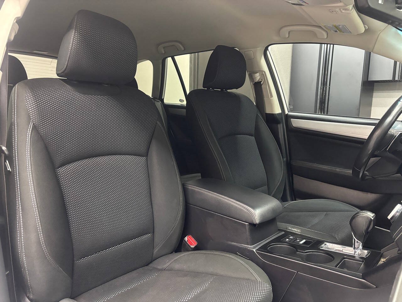 Used 2018 Subaru Outback 2.5i Premium w/ Popular Package #1 AWD/4WD image 25