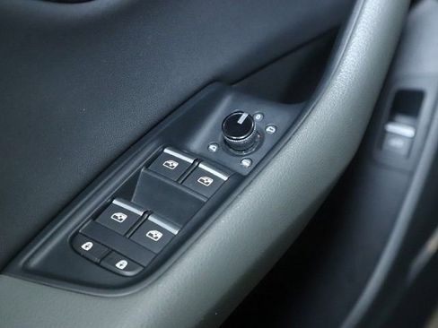 Used 2020 Audi Q8 Premium Plus image 19