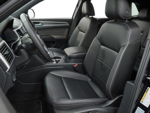 Used 2022 Volkswagen Atlas Cross Sport SE image 18