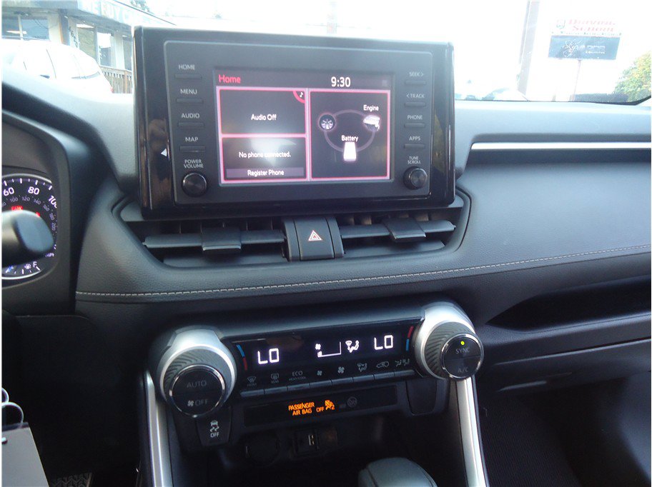 Used 2019 Toyota RAV4 LE w/ Carpet Mat Package AWD/4WD image 25