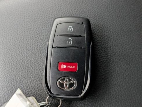 Used 2026 Toyota Tacoma TRD Off-Road w/ TRD Off Road Upgrade Package AWD/4WD image 31