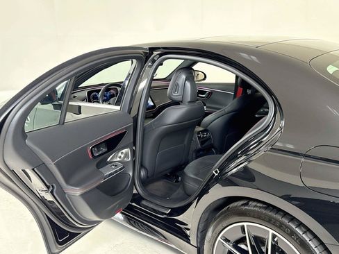 Used 2025 Mercedes-Benz E 53 AMG e 4MATIC Sedan image 26