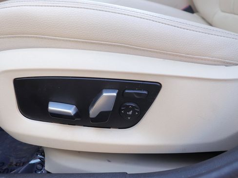 Used 2018 BMW 530i w/ Premium Package image 20