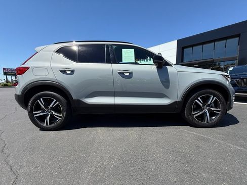 Used 2024 Volvo XC40 B5 Core AWD/4WD image 13