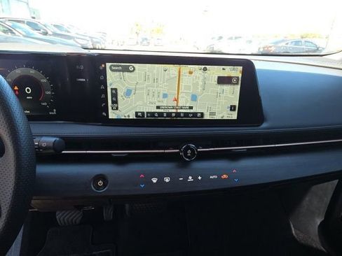 Used 2023 Nissan Ariya AWD image 18