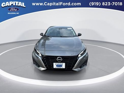 Used 2024 Nissan Altima 2.5 SV image 3