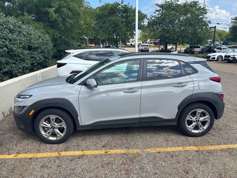 Used 2023 Hyundai Kona SEL w/ Convenience Package AWD/4WD image 3