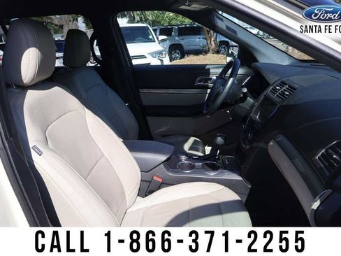 Used 2018 Ford Explorer XLT w/ Equipment Group 202A AWD/4WD image 30
