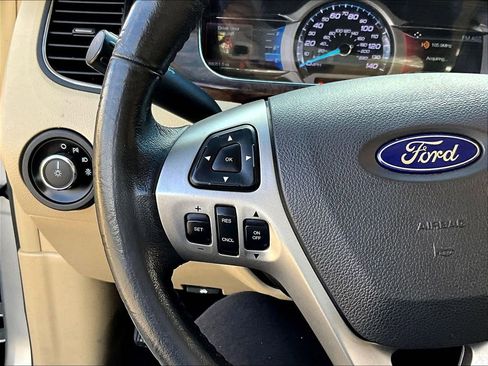 Used 2018 Ford Taurus Limited image 15