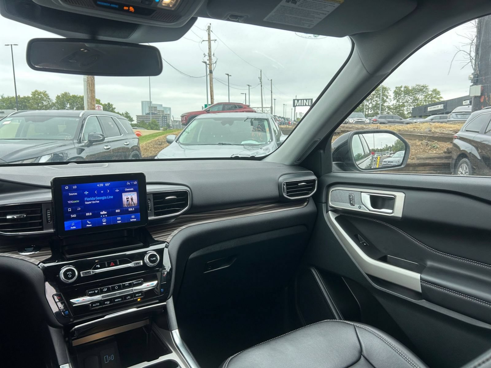 Used 2024 Ford Explorer Limited RWD image 38