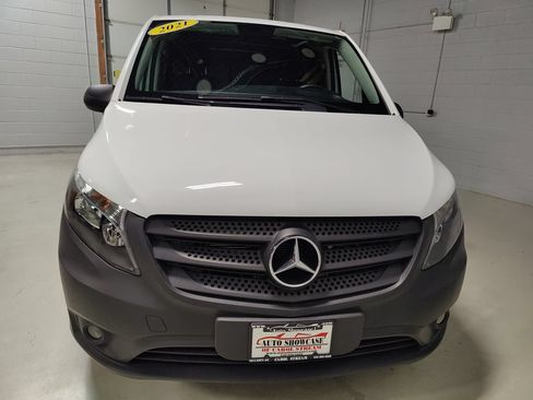 Used 2021 Mercedes-Benz Metris image 3
