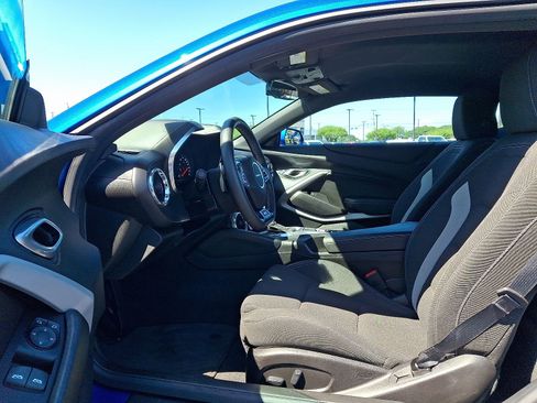 Used 2018 Chevrolet Camaro SS image 15