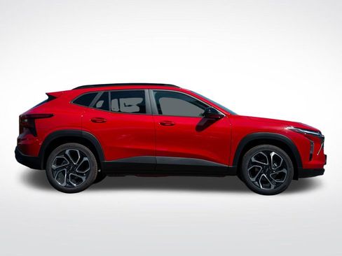 New 2026 Chevrolet Trax RS w/ Sunroof Package FWD image 5