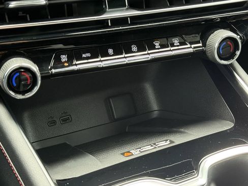 New 2026 Chevrolet Traverse RS image 17