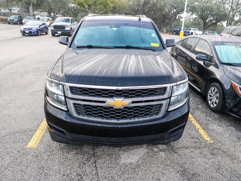 Used 2019 Chevrolet Suburban LT image 5