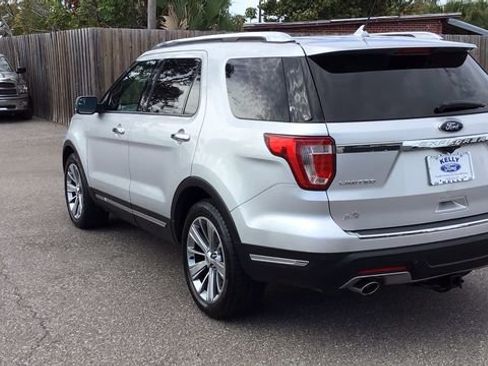 Used 2018 Ford Explorer Limited image 7