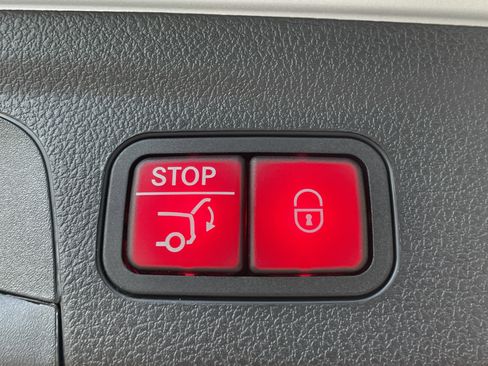 Certified 2024 Mercedes-Benz GLE 450 4MATIC image 11