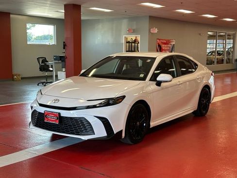 Certified 2025 Toyota Camry SE AWD/4WD image 6