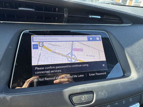 Certified 2022 Cadillac XT4 Luxury w/ Cold Weather Package image 13