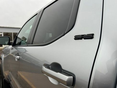 Used 2025 Toyota Tacoma SR5 image 13
