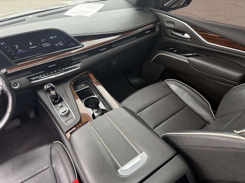 Used 2022 Cadillac Escalade ESV Premium Luxury image 33