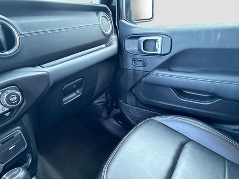 Used 2023 Jeep Wrangler Unlimited Sahara w/ Cold Weather Group AWD/4WD image 24