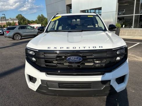 Certified 2025 Ford Expedition Active AWD/4WD image 8