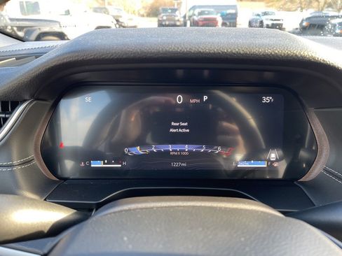 New 2025 Jeep Grand Cherokee Altitude image 7