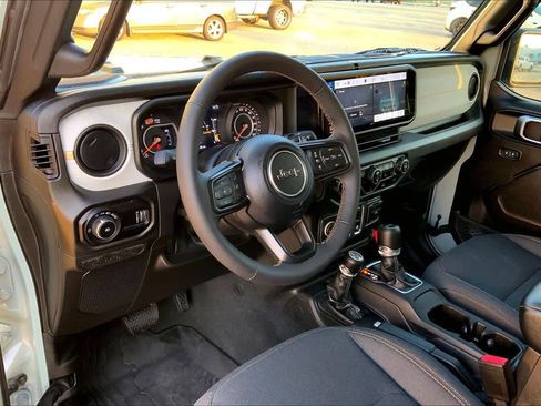 Used 2024 Jeep Wrangler Sport S image 18