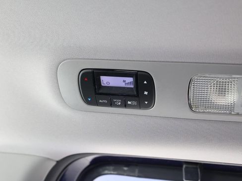 Used 2018 Honda Odyssey EX-L image 24