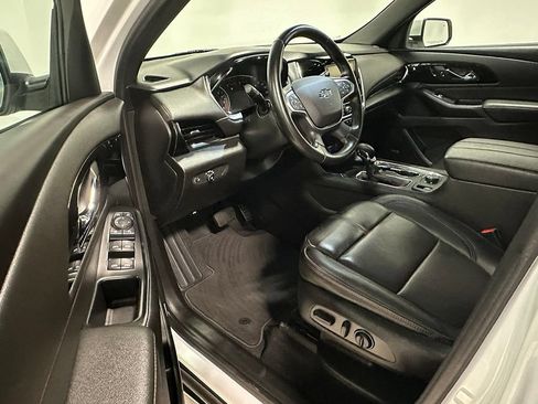 Used 2023 Chevrolet Traverse RS AWD/4WD image 21
