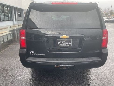 Used 2019 Chevrolet Suburban LT w/ Luxury Package image 5