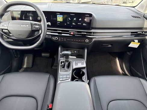 Certified 2026 Kia Sportage EX FWD image 18