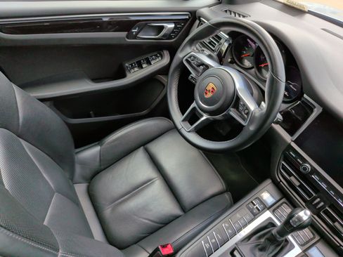 Used 2020 Porsche Macan AWD/4WD image 34