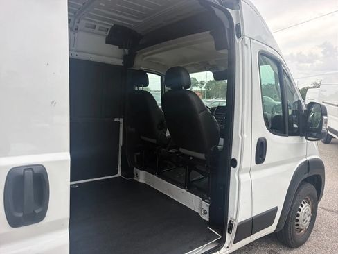 Used 2025 RAM ProMaster 2500 w/ Convenience Group FWD image 18