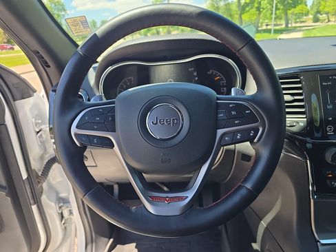 Used 2021 Jeep Grand Cherokee Trailhawk AWD/4WD image 16