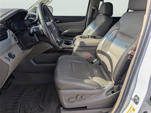 Used 2017 GMC Yukon SLT image 10