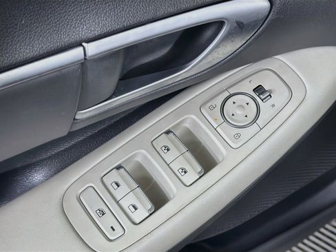 Used 2025 Hyundai Sonata SEL FWD image 15