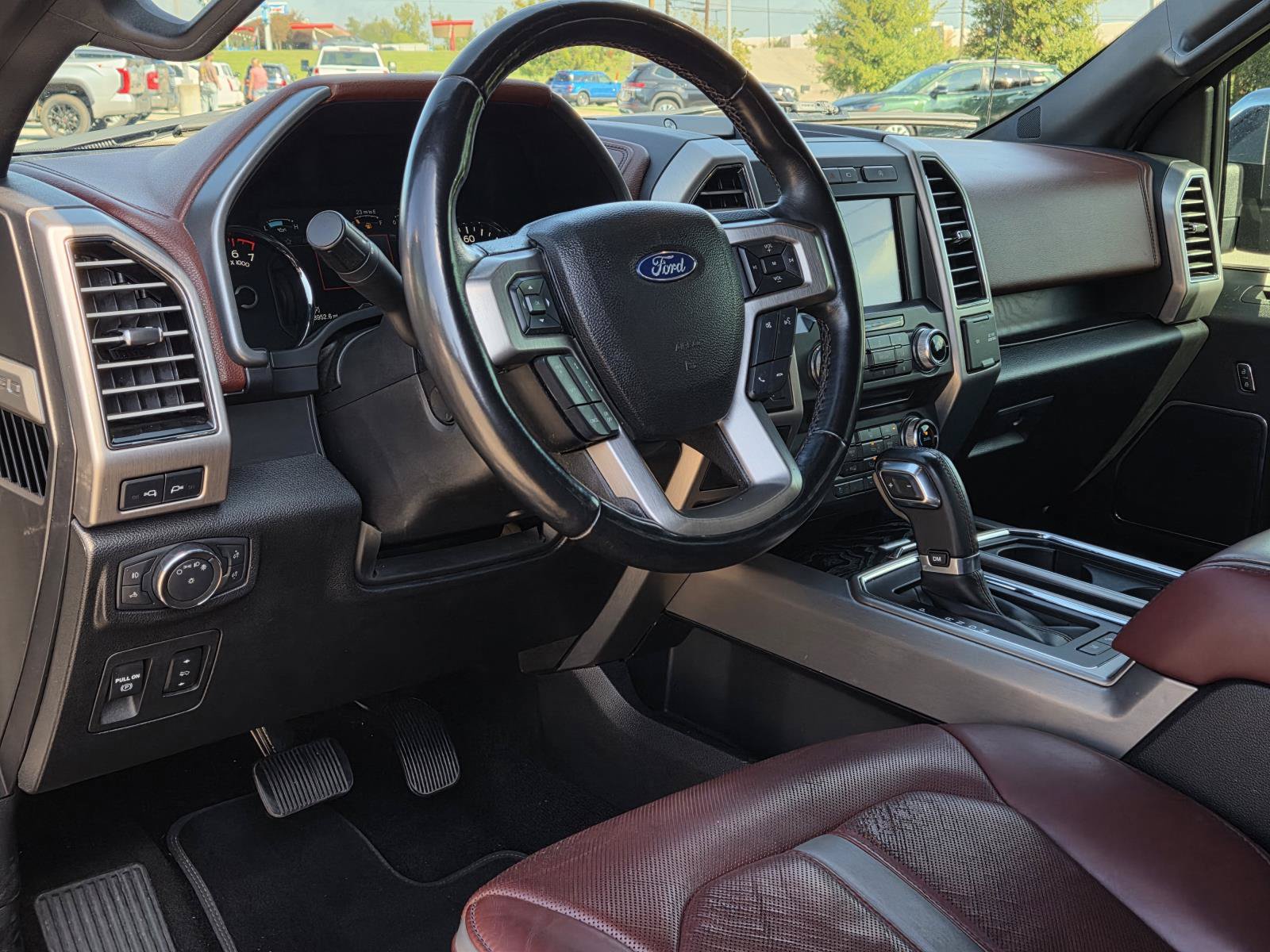 Used 2018 Ford F150 Platinum w/ Equipment Group 701A Luxury AWD/4WD image 33