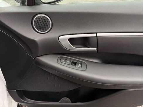Used 2025 Hyundai Sonata SEL FWD image 27