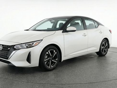 Used 2025 Nissan Sentra SV FWD image 3
