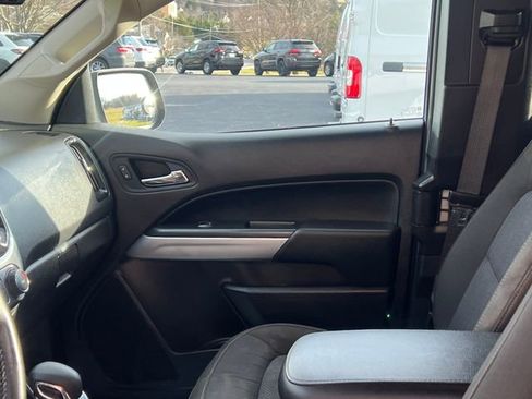 Used 2022 Chevrolet Colorado LT w/ Fleet Safety Package image 21