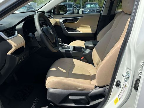 Used 2025 Toyota RAV4 LE FWD image 4
