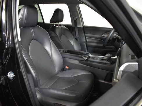 Used 2025 Toyota Grand Highlander AWD image 37