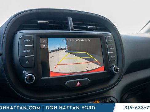 Used 2025 Kia Soul LX FWD image 19