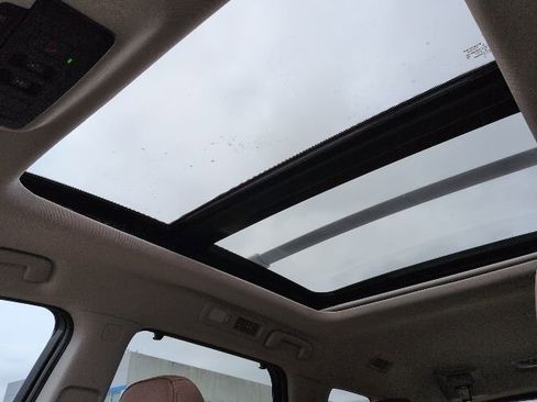 Used 2022 Nissan Pathfinder Platinum w/ Cargo Package image 12