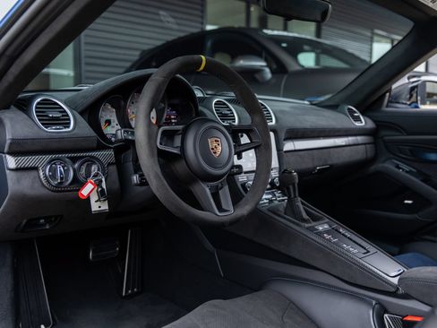 Certified 2023 Porsche 718 Cayman GT4 RS RWD image 4
