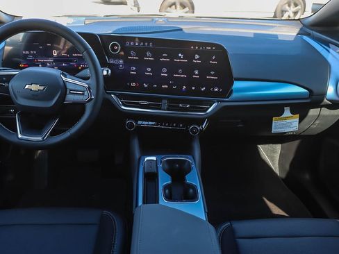 New 2026 Chevrolet Equinox EV LT image 11